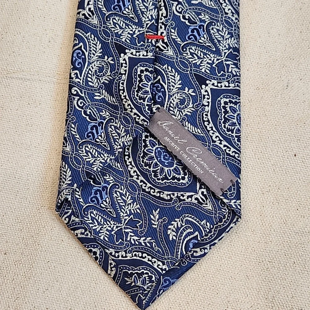 Daniel Cremieux Archive Collection Tie Blue Paisley 100% Silk Handmade Italy